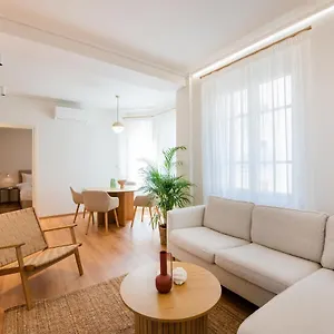 white-lotus-by-halu-apartments.hotels-of-thessaloniki.com/